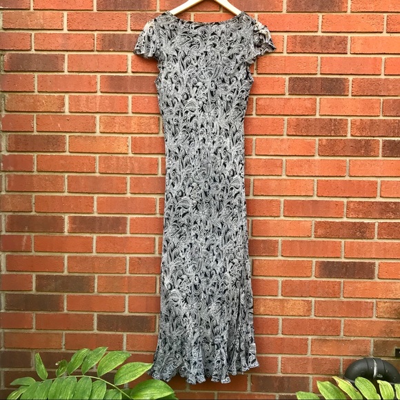 Printed Maxi Dress - Picture 11 of 16